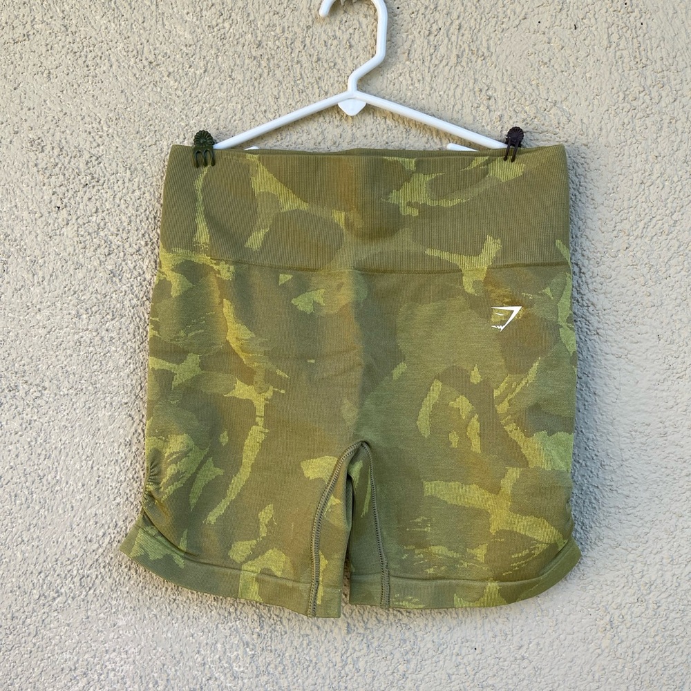 ADAPT CAMO SEAMLESS SHORTS